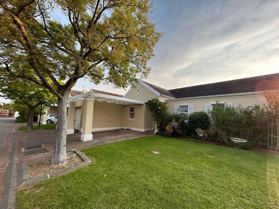 Holiday home Happy In Constantia